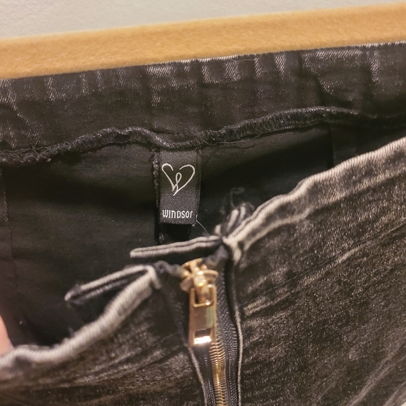 NWT🏷Highwaisted stretch denim shorts - Picture 5 of 7